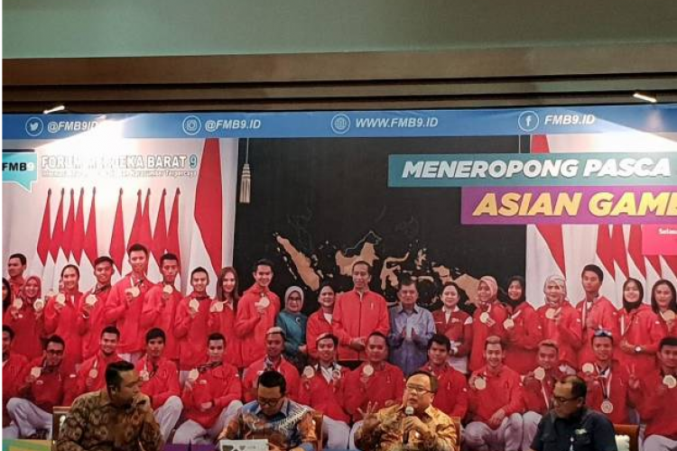 Menteri PPN/Kepala Bappenas Bambang Brodjonegoro mencontohkan, salah satu UKM yang meraup keuntungan dari ajang Asian Games 2018 yakni UKM Duanyam. Foto/Yanuar Riezqi